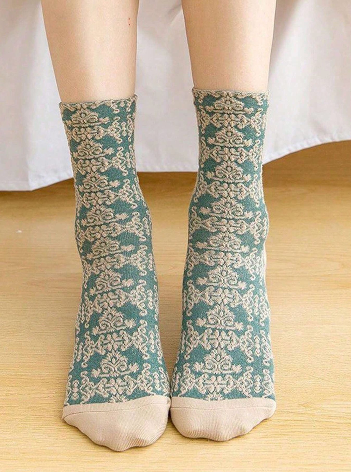 Beautiful 10-Pairs Retro Floral Soft Socks 🌼