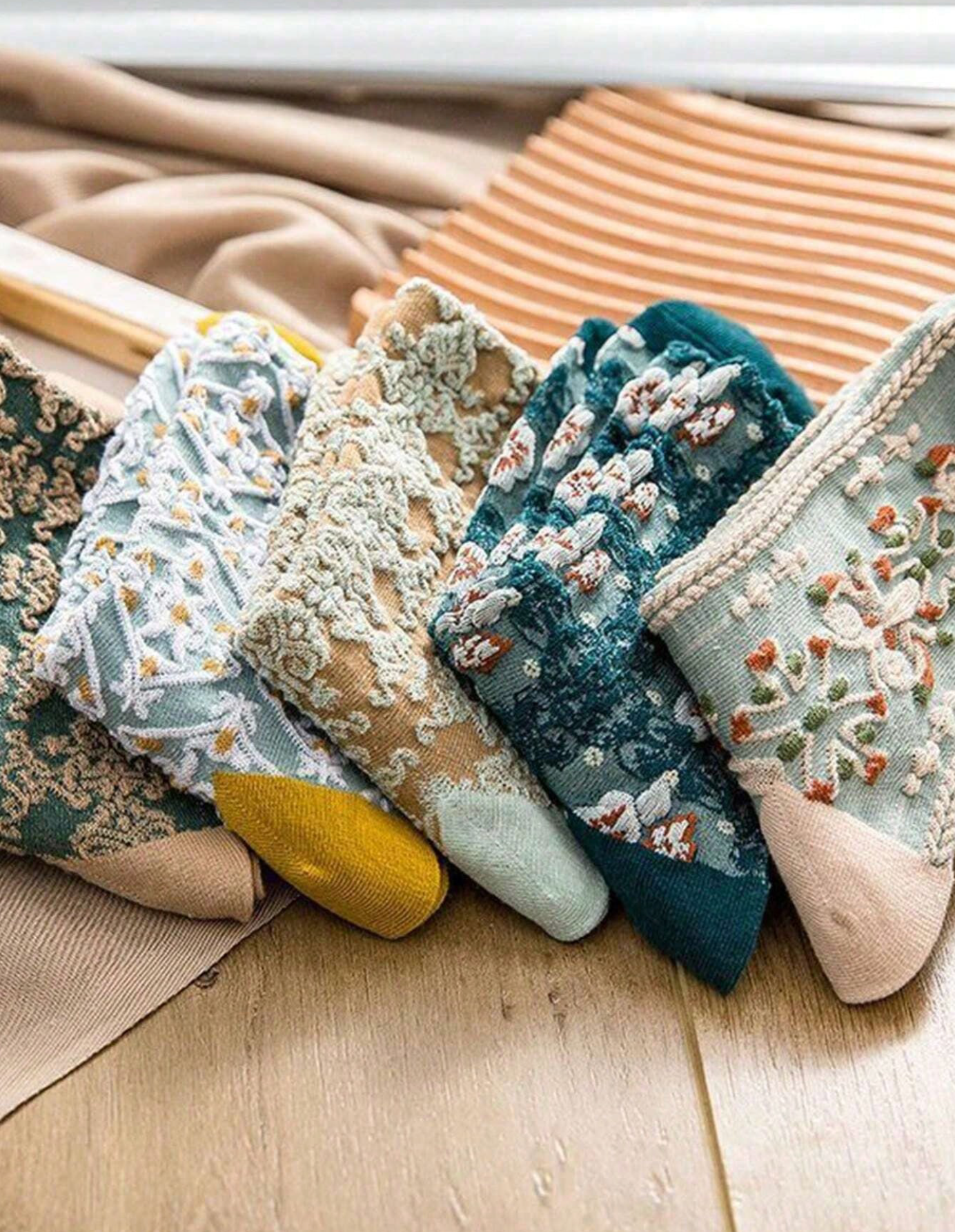 Beautiful 10-Pairs Retro Floral Soft Socks 🌼